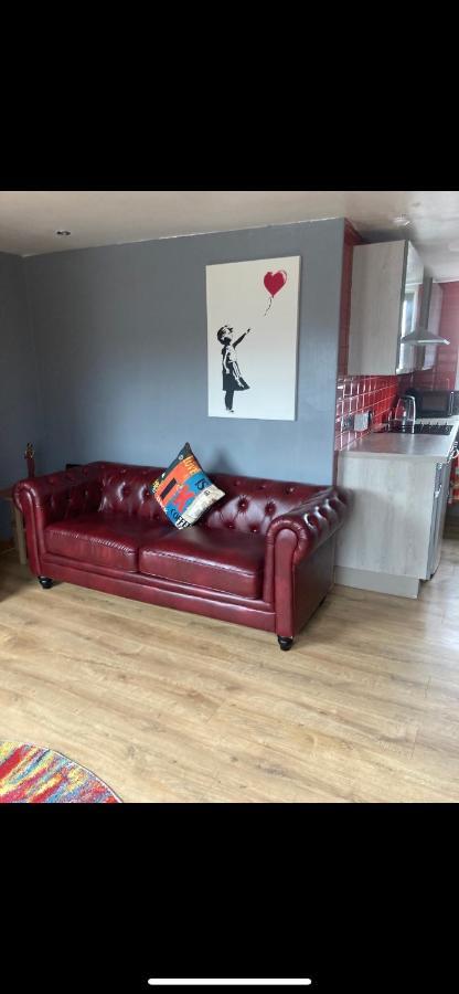 2 Bedroom Apartment In Saltcoats Town Beside The Seaside Esterno foto